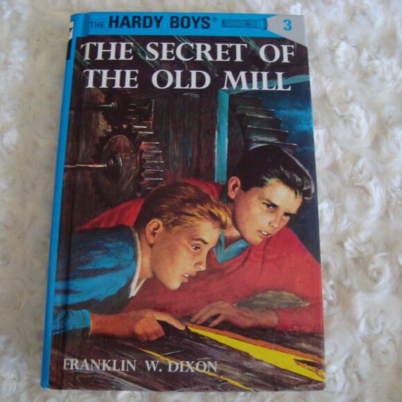 Vintage The Hardy Boys Book #3 The Secret of the Old Mill by Franklin W. Dixon - Picture 3 of 5